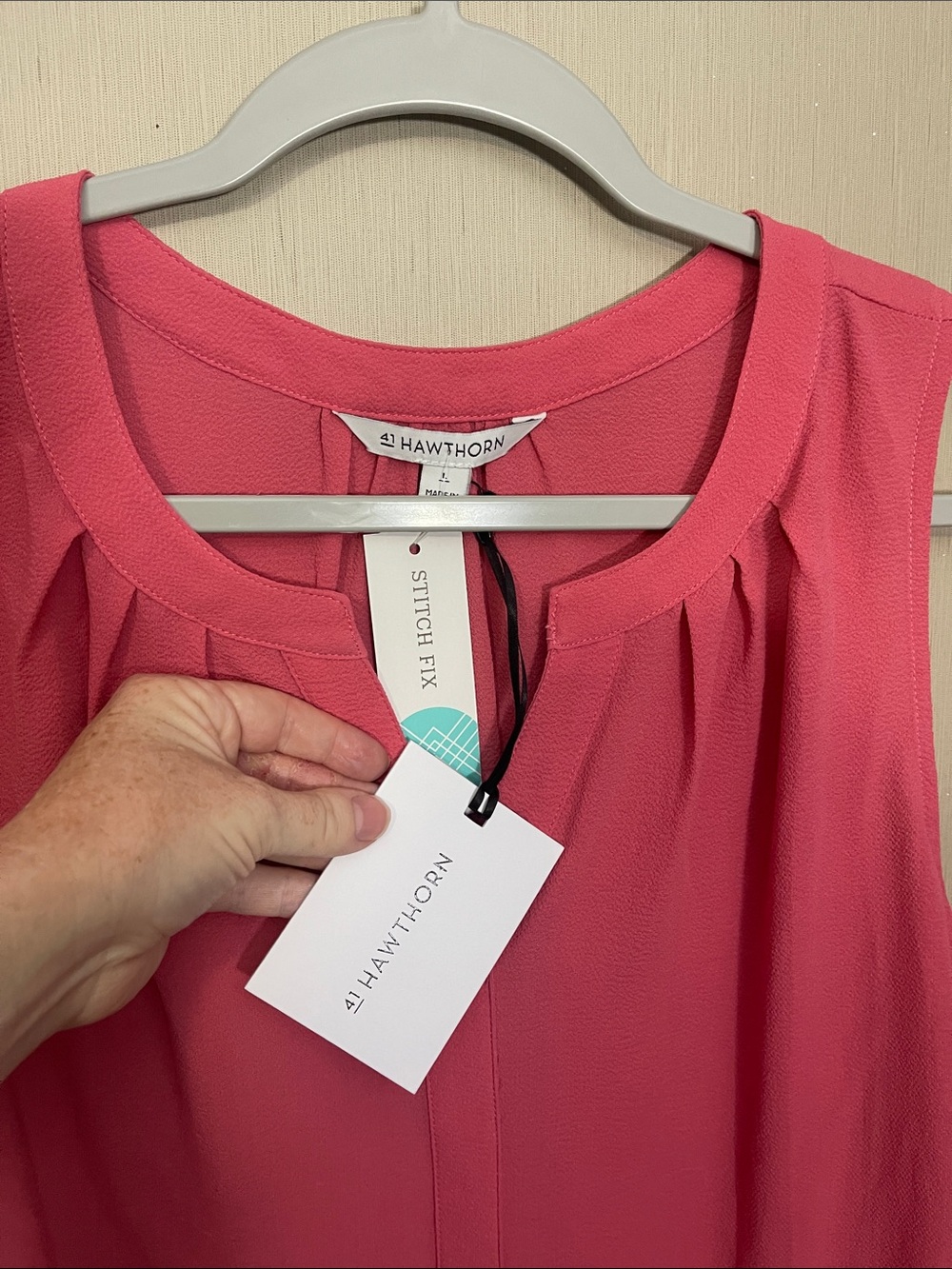 41 hawthorn stitch fix NWT large morey Coral Pink Sleeveless Split-Neck Camisole - Picture 2 of 6